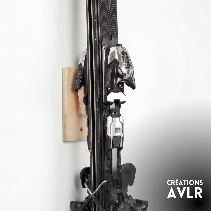 Support mural vertical pour skis, ultra-compact