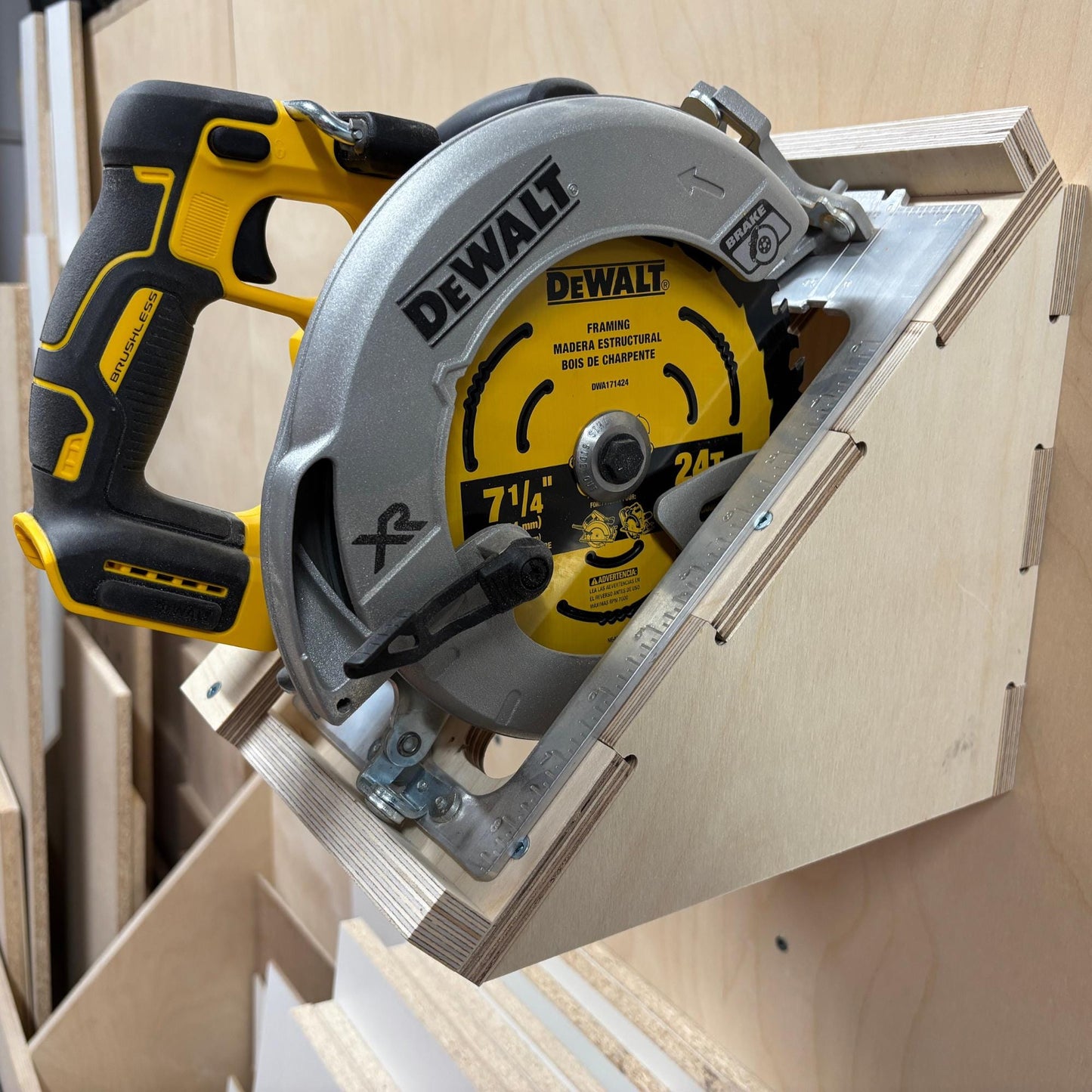 Support mural pour scie circulaire – 100% bois – Fabriqué au Québec