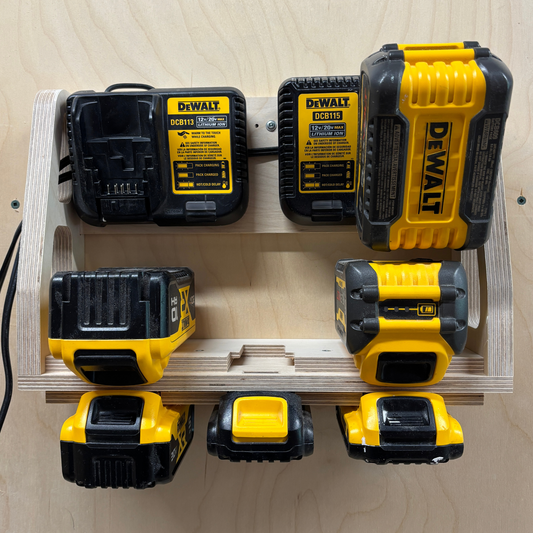 Station de recharge compatible DeWalt 20V/60V – 100% bois – Pour 2, 3 ou 4 chargeurs (6 à 12 batteries)
