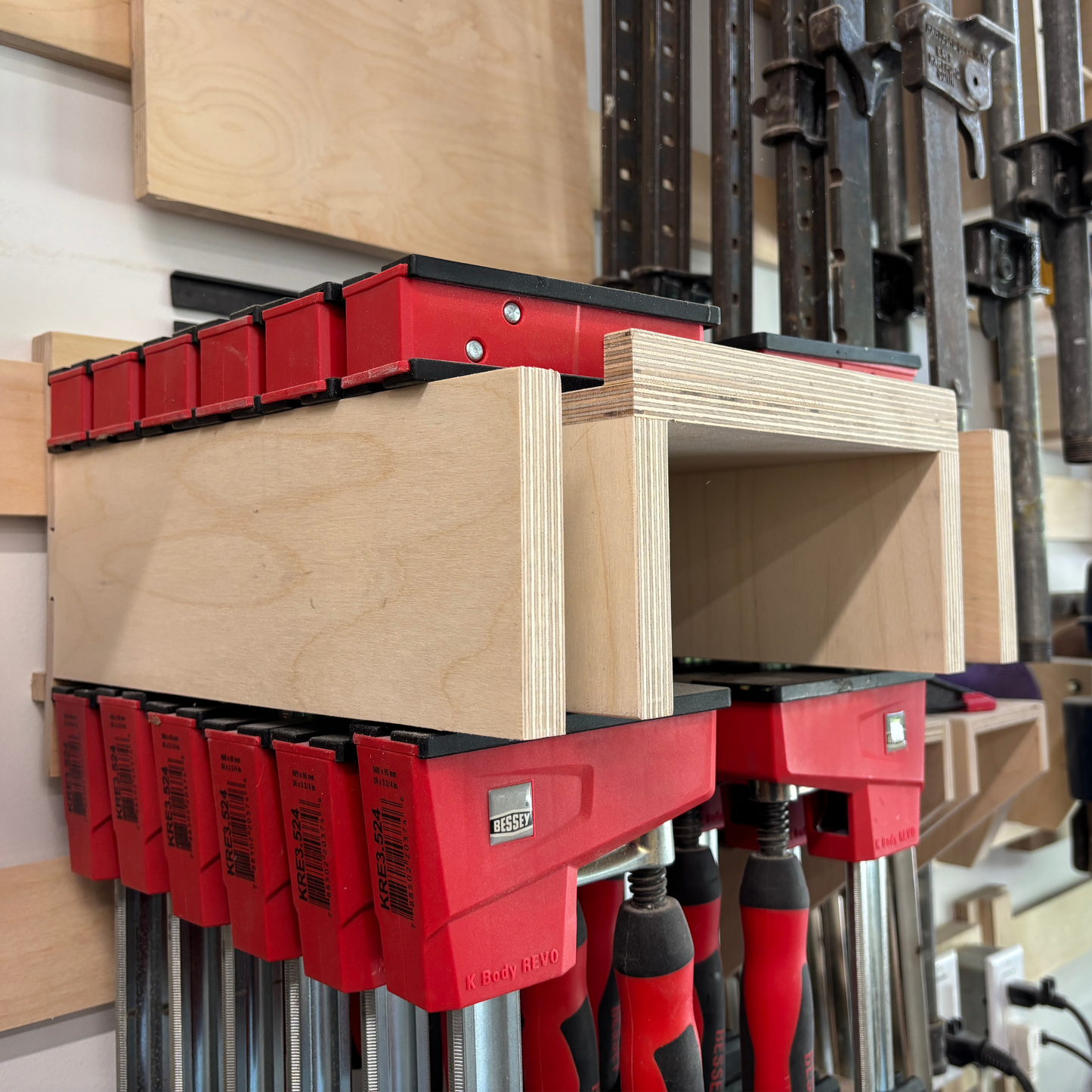 Support mural double pour serre-joints – largeur ajustable, profondeur 14", compatible Bessey