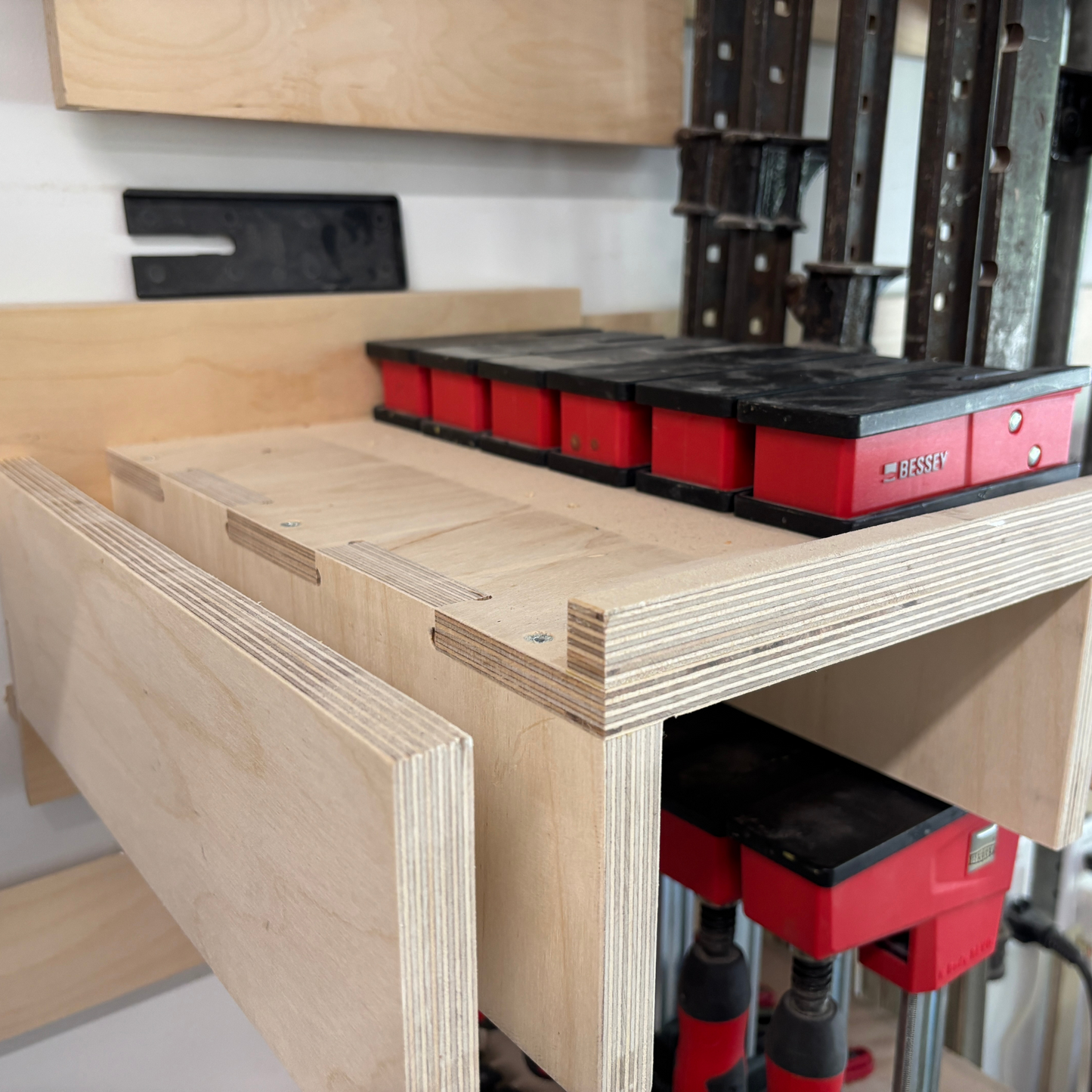 Support mural double pour serre-joints – largeur ajustable, profondeur 14", compatible Bessey