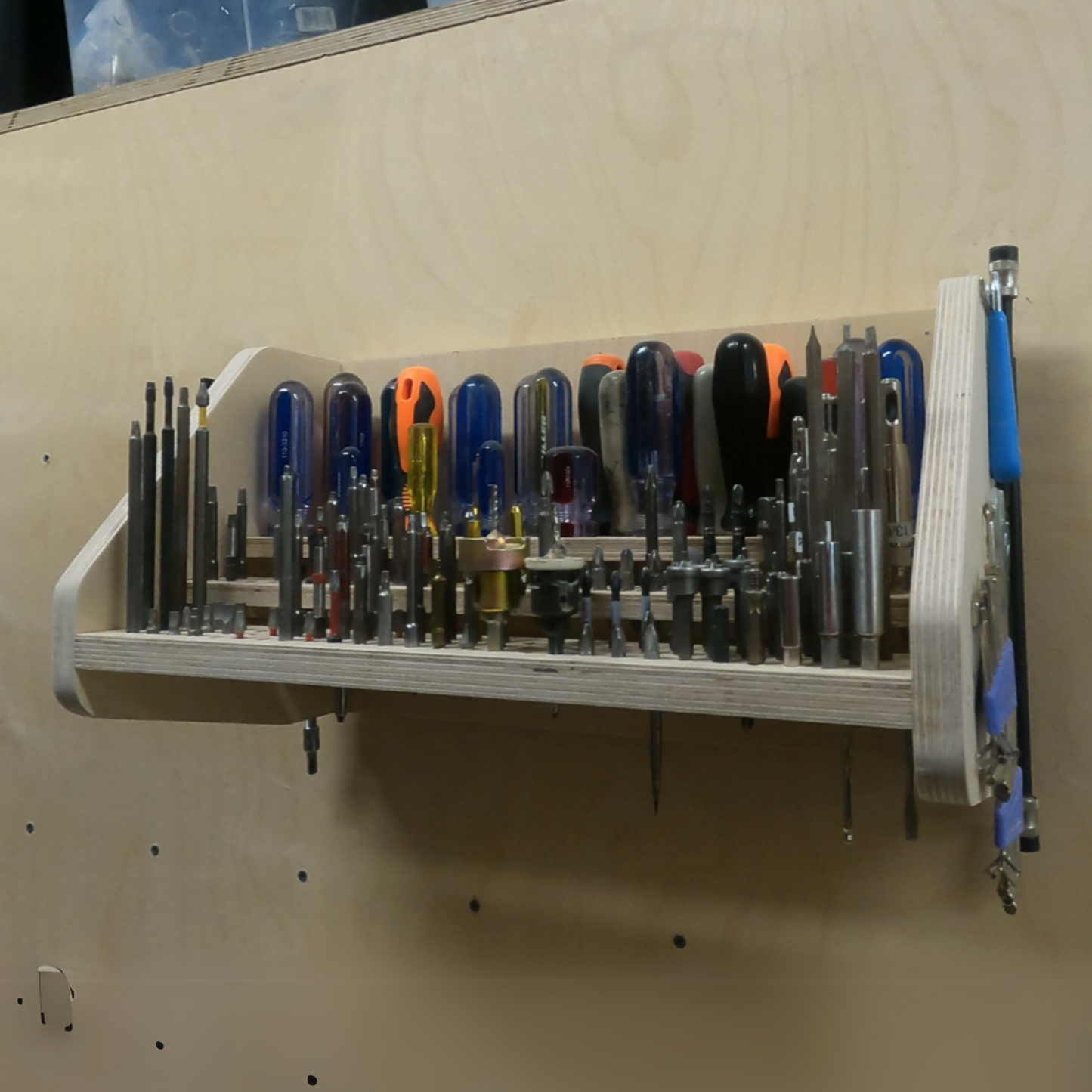 Support mural pour tournevis et embouts de vissage