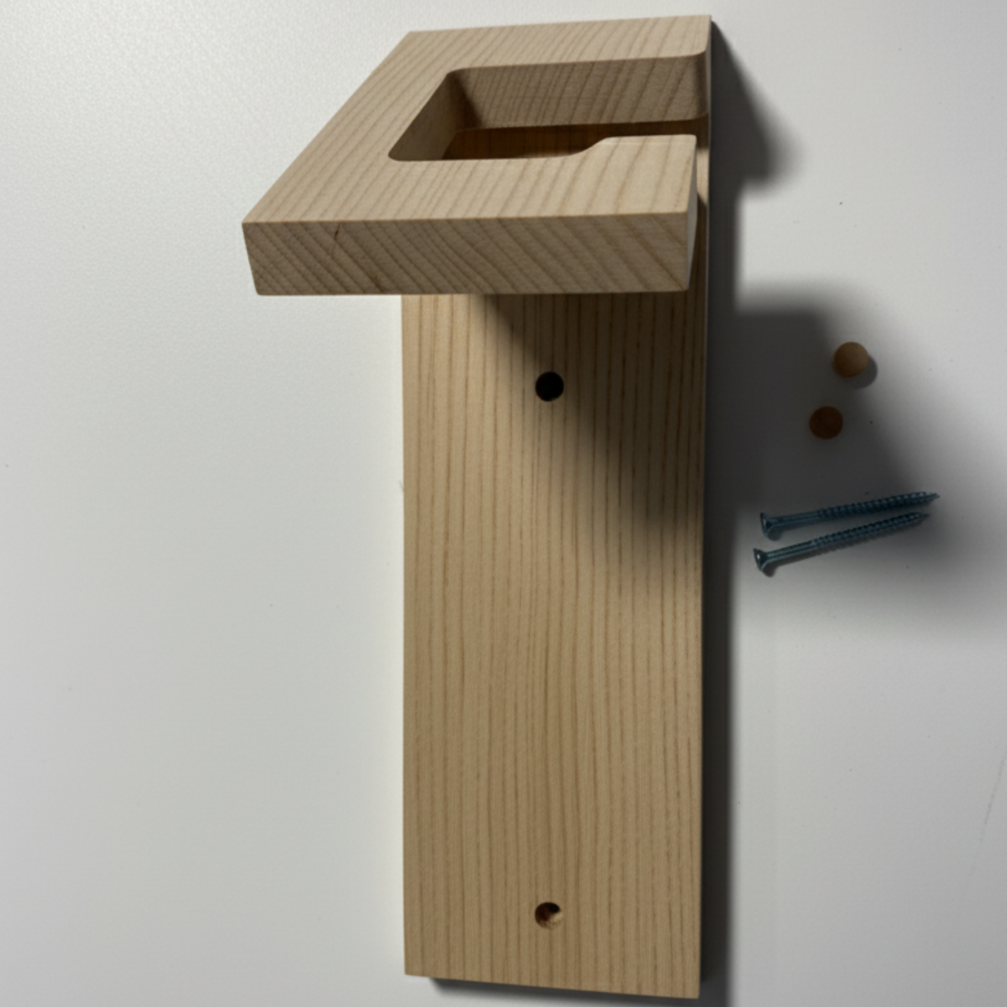 Support vélo mural vertical en bois – Érable ou frêne, huile naturelle ou noir opaque, pour roues 700 mm, montage facile avec vis fournies