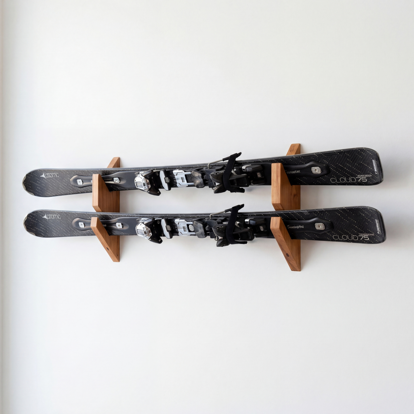Support mural horizontal pour skis alpins - Design minimaliste épuré