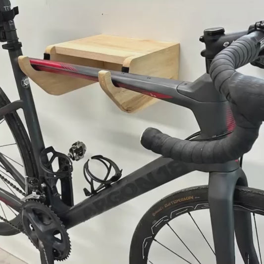 Support vélo mural en bois massif ou contreplaqué de merisier – Stable et solide, vis fournies, avec protection cadre